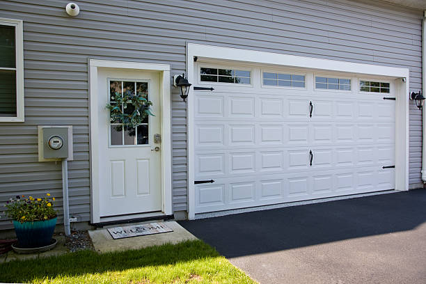 24/7 Emergency Garage Door Roller Replacement experts in Cochran County County, TX